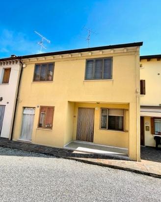 Abitazione in linea in centro a concordia sagitt