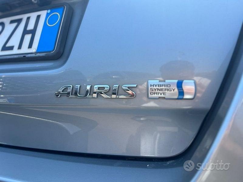 Toyota Auris 2015 photo 5