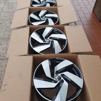set di cerchi originali golf 8 gti
