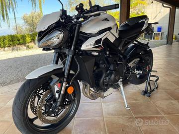 Triumph Street Triple 765 R