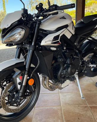 Triumph Street Triple 765 R