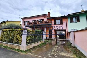 Villa di 265 m² con 5 locali a Broni