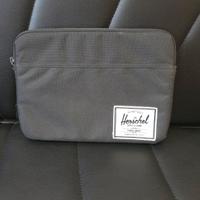 Custodia Herschel Anchor Sleeve per iPad Air 2