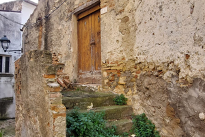 Rudere completatamente da ristrutturare