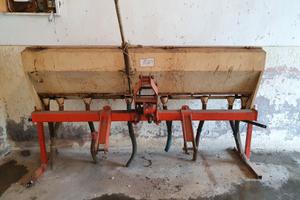 Spandiconcime localizzato