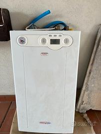 Caldaia a condensazione Nova Florida Delfis KC 28