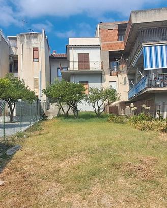 SPADAFORA Casa singola 2 livelli + mq.250 esterno