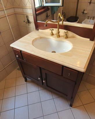 Mobiletto per bagno ed accessori vari