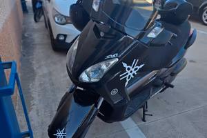 X Max 125