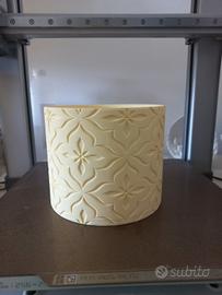 Vaso giallo pastello in materiale ecosostenibile