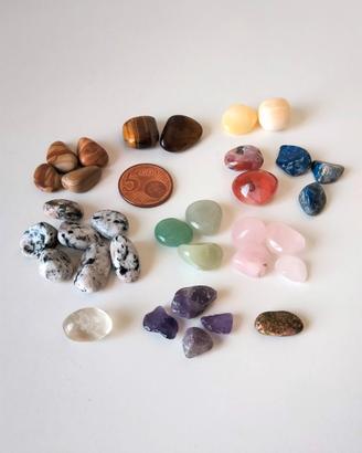 Lotto di 33 piccole pietre naturali senza foro