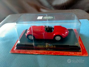Due modellini Ferrari official 1:43
