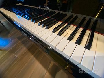 Pianoforte a coda KAWAI con Silent