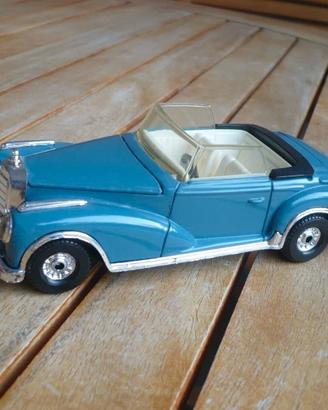 MERCEDES-BENZ 300 S Cabrio Aperto Corgi 1:36
