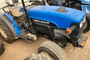 Trattore new holland tn55v frutteto