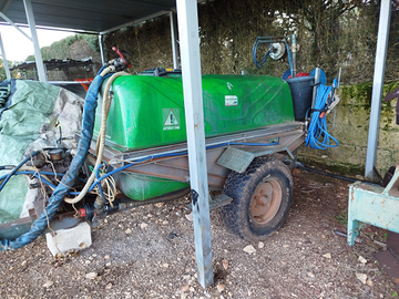 Atomizzatore agricolo carrellato