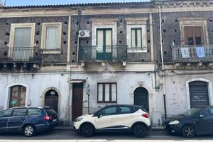 CASA SEMINDIPENDENTE A GIARRE