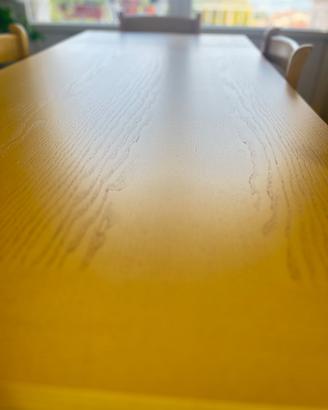 Tavolo  in legno massello