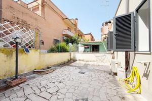 2 LOCALI A ROMA