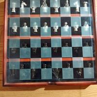 Scacchiera legno con piano in vetro