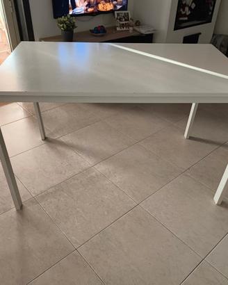 tavolo rettangolare bianco