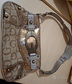borse guess e coccinelle