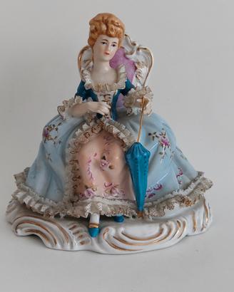 Statuina in porcellana Capodimonte