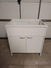 Lavabo in plastica con antine ripiano e scarico