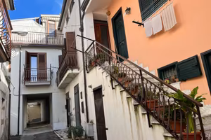 CASA SEMINDIPENDENTE A SAN POTITO ULTRA