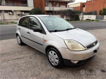 Ford fiesta 1.2 benz 5p. Soli 104 mila km unipro