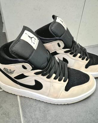 Air jordan 1 Mid Barely Ragazza
