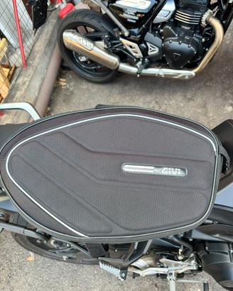 Borse laterali moto Givi