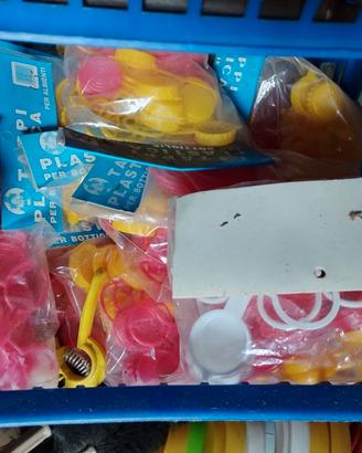 Tappi in plastica per bottiglie