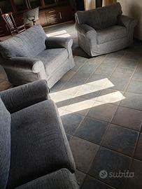 Divano 3 posti e due poltrone