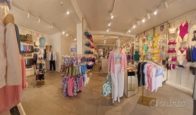 Negozio intimo e costumi