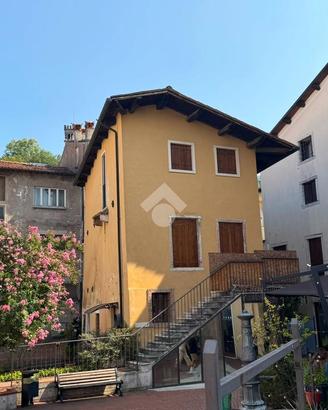 MULTILOCALE A SCHIO