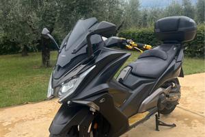 Kymco ak550