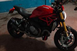 Ducati Monster 1200s