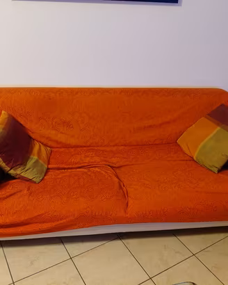  Due poltrone con  divano 