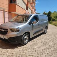 Opel combo doppio passo con gancio traino