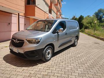 Opel combo doppio passo con gancio traino