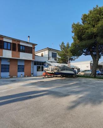 CAPANNONE A POTENZA PICENA