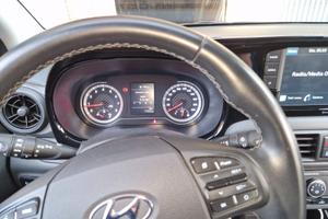 AUTO HYUNDAY i10