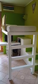 Letto a soppalco con scrivania 