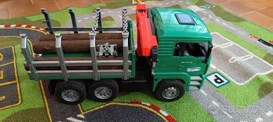 Camion legna Bruder