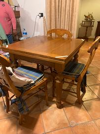 Tavolo legno massello e 5 sedie