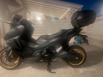 Honda Forza 750 special edition