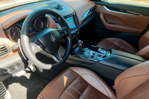 Maserati Levante 3.0 250CV AWD