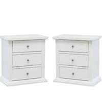 Comodini in legno laccati con 3 cassetti.