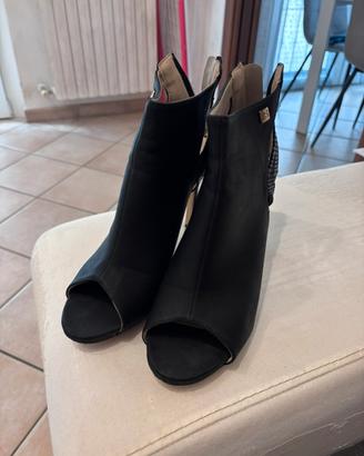 Scarpa col tacco laura biagiotti